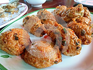 Fried fish-paste balls