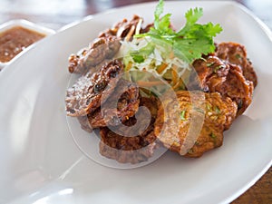 Fried fish-paste balls