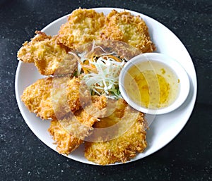 Fried fish and sauce