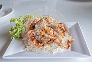 Fried garlic with soft crab