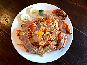 Fried mee mamak speacial