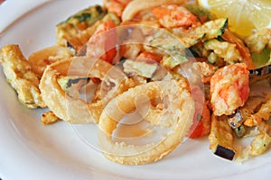 Fried mixed seafood and vegetables