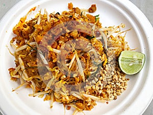 Fried noodle Thai style with crackling