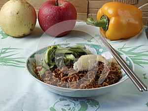 Fried noodles with fillet and vegetable