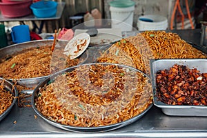 Fried noodles at the Kimberly Street Market, Penang