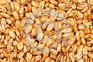 Fried peanut kernels