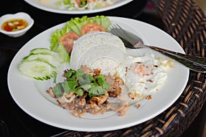 Fried Pork with Garlic and Eggs.