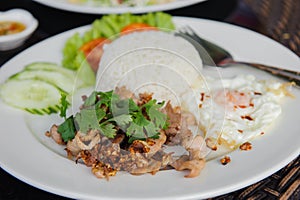 Fried Pork with Garlic and Eggs.