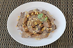 Fried pork liver and garlic