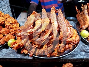 Fried prawns in the fish market