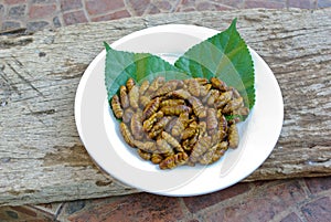 Fried pupa