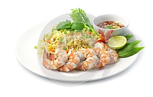 Fried rice with shrimp decorate with vegetables carved