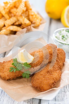 Fried Salmon Filet with Chips