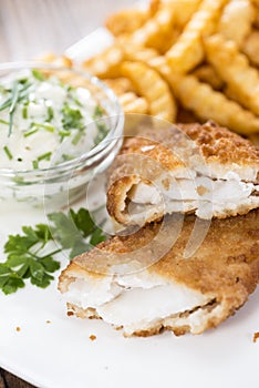 Fried Salmon Filet with Chips