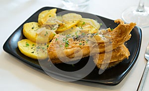 Fried skate wings a la Santurce