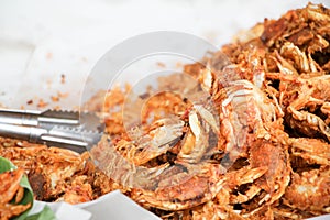 Fried soft shell crab with crispy flour