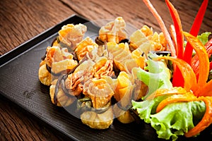 Fried wonton with sauce