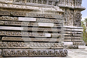 Friezes of animals, scenes from mythological episodes from Ramayana and Mahabharata, at the base of temple, Kedareshwara temple, H