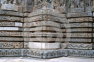 Friezes of animals, scenes from mythological episodes from Ramayana and Mahabharata, at the base of temple, Kedareshwara temple, H