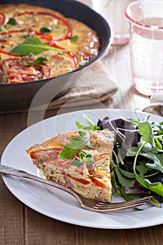 Frittata with vegetables and ham