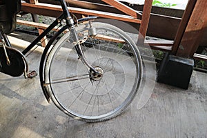 front bicycle wheel and generator