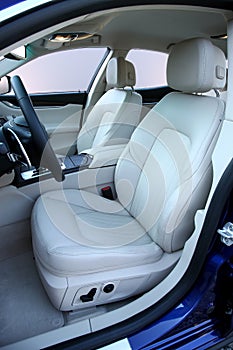 Front car seats