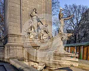 Front group of sculptures at the base of the Maine Monument, New York City