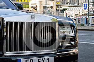 Front of a Rolls Royce Phantom Car