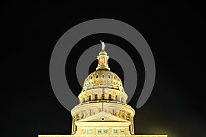 Front view of the capital building of Austin, Tx