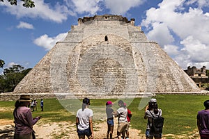 Front view of the pyramid The fortune teller, in which tourists stop to contemplate its majesty