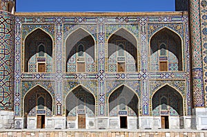 Front view on the west wing of Tilya-Kori Madrasah