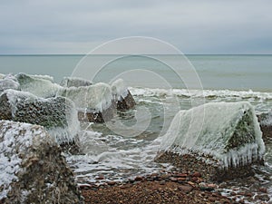 Frozen Beauty: Exploring the Rocky Beach, Uzavas Baka, Latvija