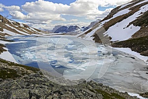 Frozen Blue Mountain Lake Ice Panorama Scenic View Banff National Park Canadian Rockies Wilderness Nature