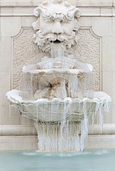 Frozen fountain