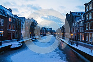 Frozen Oude Rijn Leiden photo