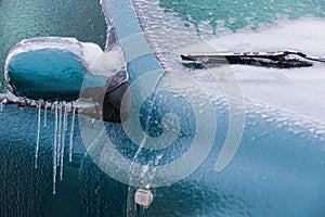 Frozen rearview mirror and wiper