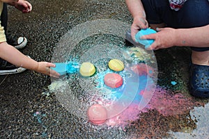 Frozen sidewalk paint preparation and use in a daycare/home school setting.