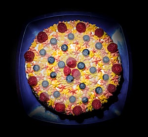 Fruit cake with own hands with berries