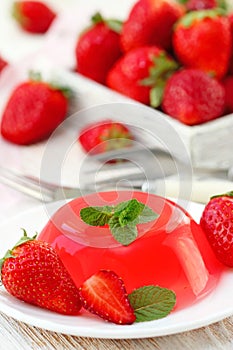 Fruit jelly with fresh strawberry