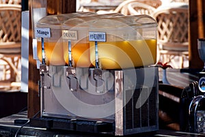 Fruit juices dispenser