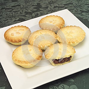 Fruit mince pies