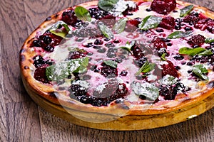 Fruit vegetarin pizza