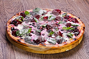 Fruit vegetarin pizza