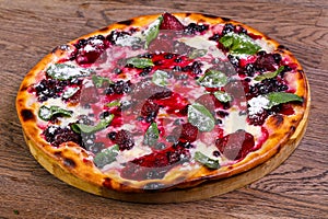 Fruit vegetarin pizza