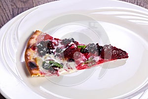 Fruit vegetarin pizza