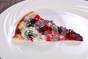 Fruit vegetarin pizza