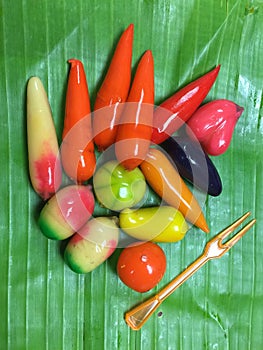 Fruits Thai Dessert Imitated Soybean Dumpling Coated With Jelly