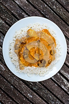 Fruity Mild Chicken Curry With Boiled Rice