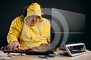 Frustrated nervous man having problems with computer