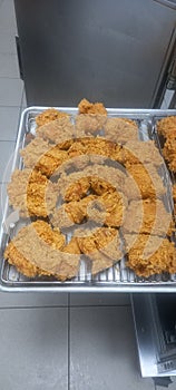 Fryed chicken crunchy and crispy well done and good colour yummy yummy